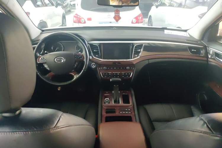 Used GAC Trumpchi GS8 2017 320T Two-Wheel Drive Luxury Smart Connectivity Version (7 Seats)