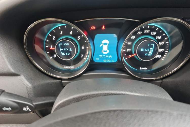 Used BAIC Senova D50 2014 1.5L manual standard version
