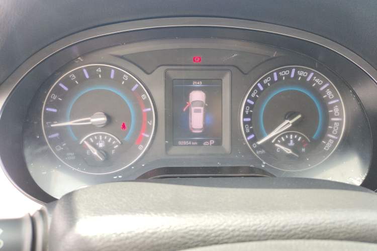 Used Haval H2 2018 Chuanxiang Edition Red Badge 1.5T Dual-Clutch Two-Wheel Drive Fashionable Model