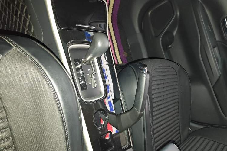 Used Mitsubishi Outlander 2021 Revised Version 2.0L Two-Wheel Drive Comfort Edition 5 Seats