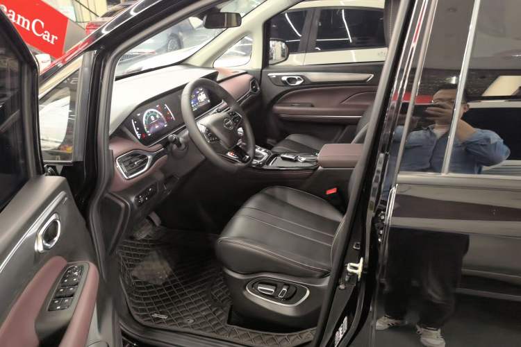 Used GAC Trumpchi M6 2023 PRO 270T DCT Luxury Edition
