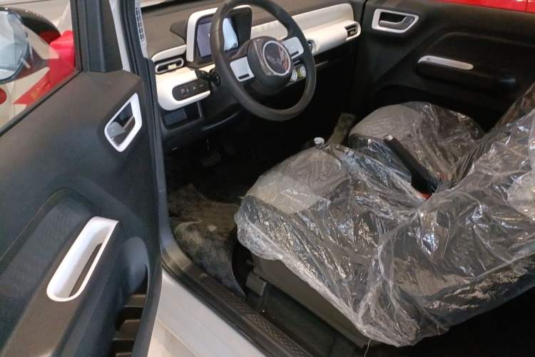 Used Wuling Hongguang MINIEV 2024 3rd Generation 215km Youth Edition