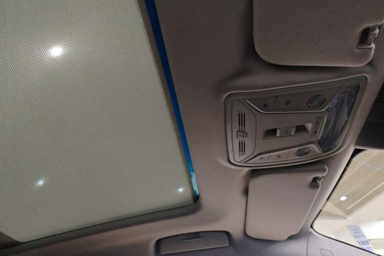 Used Hongqi HS5 2022 Revised Version 2.0T Smart Connect Flagship Edition