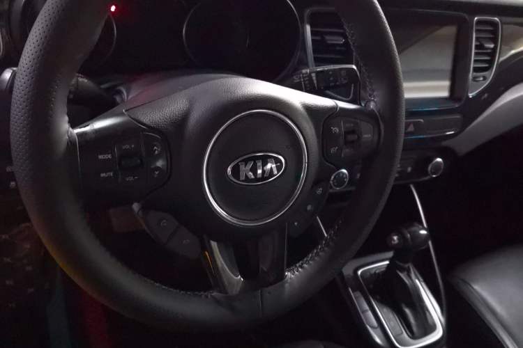 Used Kia Carens 2013 2.0L 7-Seater Automatic Comfort Edition China IV Standard
