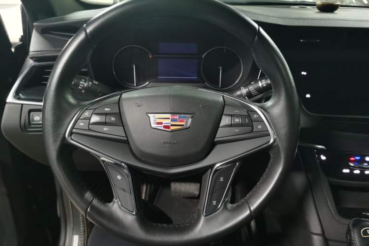 Used Cadillac XT5 2021 28T Luxury Model