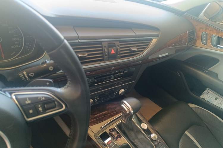 Used Audi A7 2013 50 TFSI quattro Comfort trim