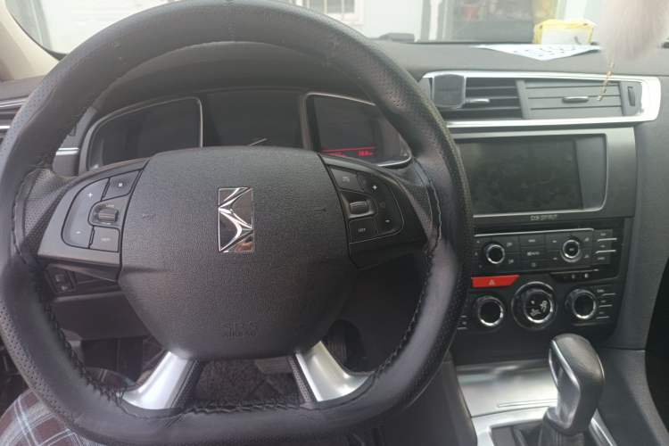 Used DS 6 2014 1.6T Luxury Edition THP160 Interior 3