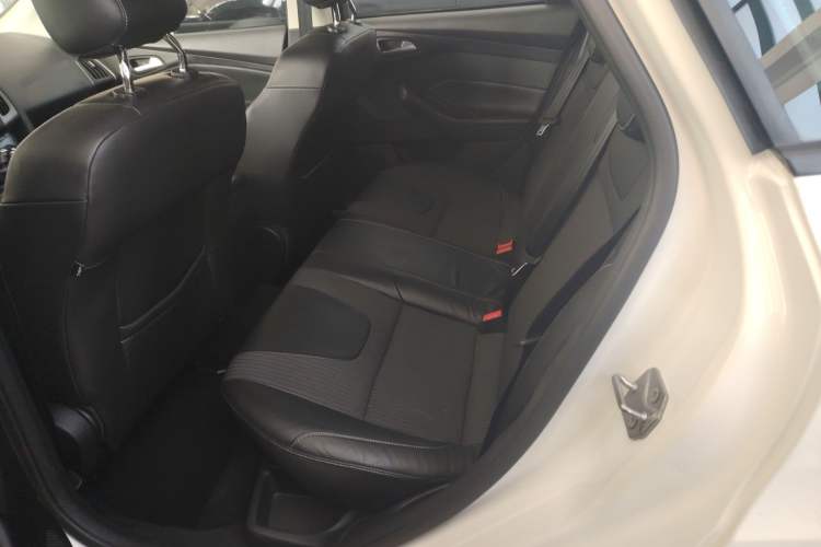 Used Ford Focus 2012 Hatchback 1.6L Automatic Fashion Edition