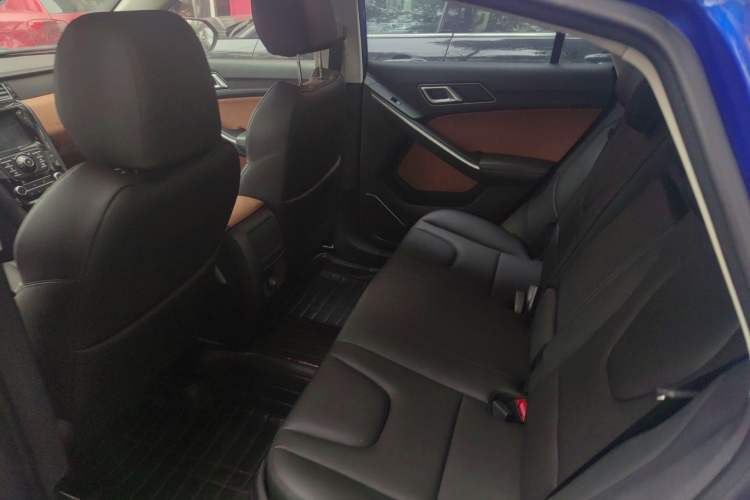 Used JMC Yusheng S330 2016 1.5L GTDi Automatic Two-Wheel Drive Prestige Edition