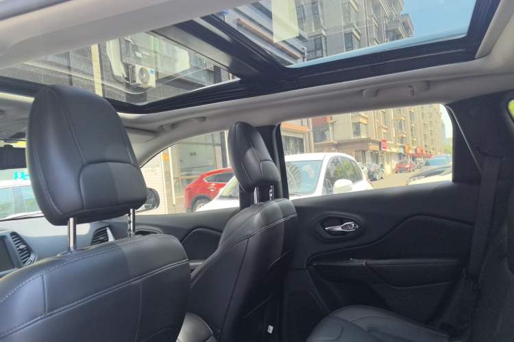 Used Jeep Cherokee 2017 2.4L Professional Smart Edition