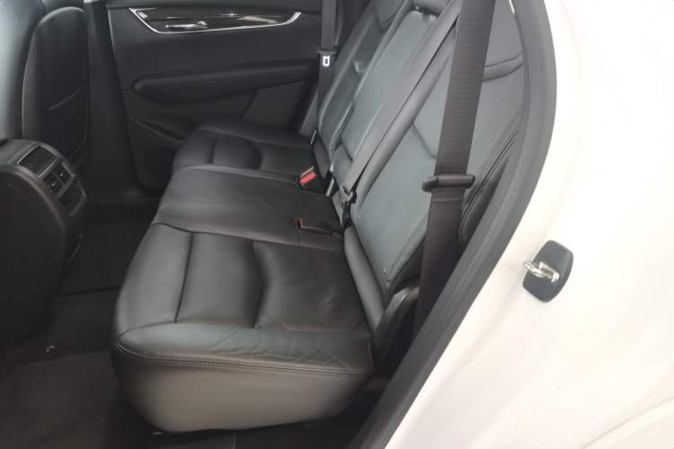 Used Cadillac XT5 2018 25T Luxury Model
