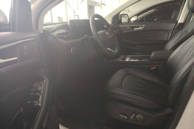 Used Ford Edge 2021 PLUS EcoBoost 245 Two-Wheel-Drive Platinum Edition 5 Seats