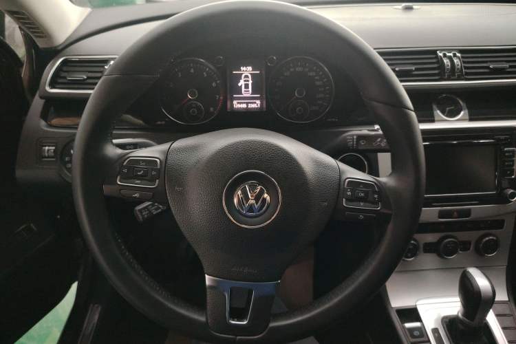 Used Volkswagen Magotan 2015 Facelift 1.8TSI Luxury Model
