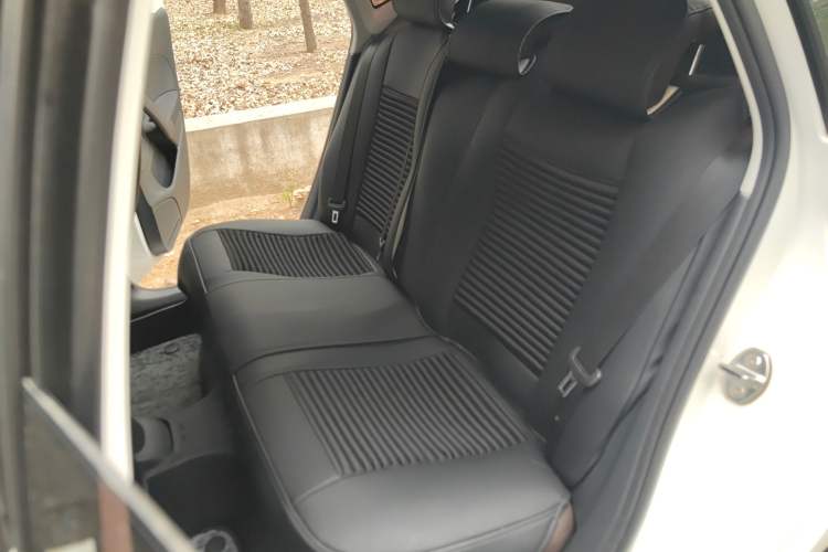 Used Volkswagen Polo 2016 1.4L Manual Fashion Model