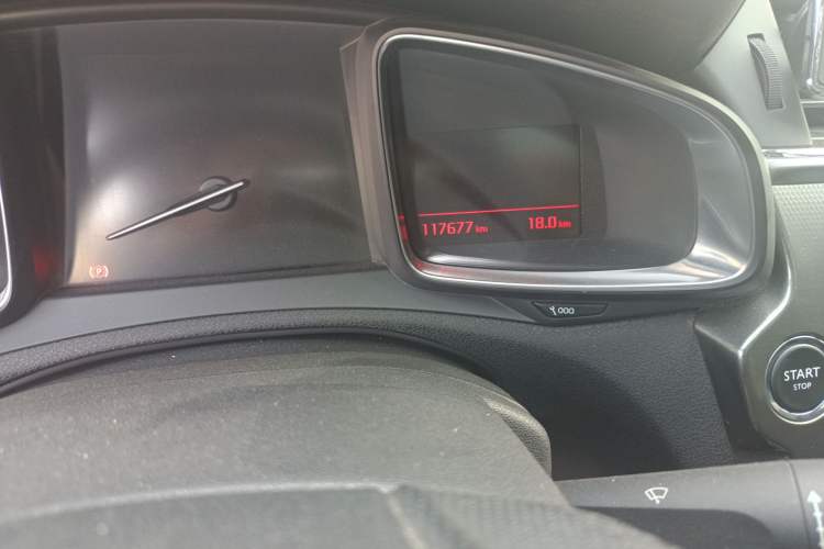 Used DS 6 2014 1.6T Luxury Edition THP160 Odometer Close Up