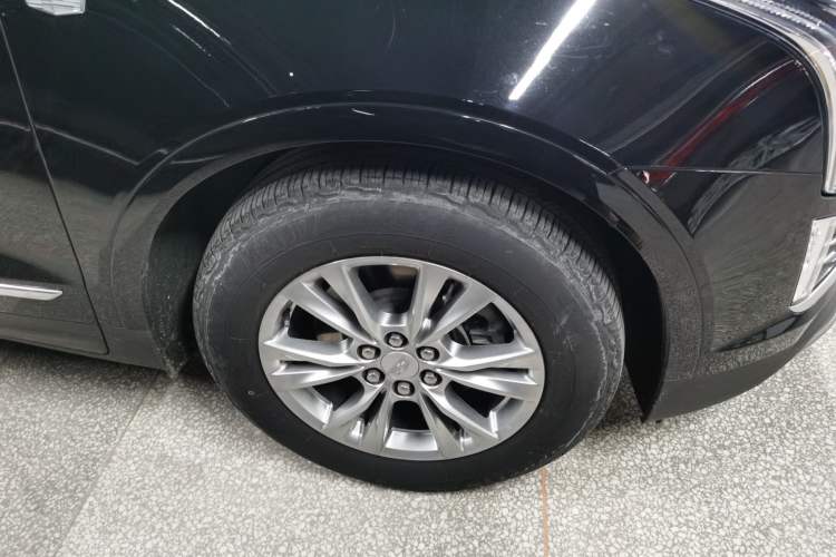 Used Cadillac XT5 2021 28T Luxury Model