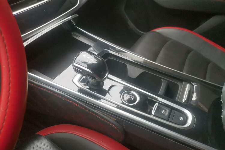 Used SOL X8 2021 300T DCT Luxury Smart Connect Edition 7 Seats