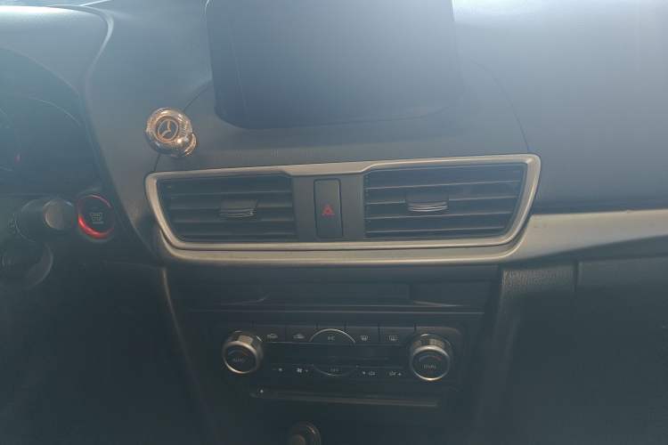 Used Mazda Mazda 3 Axela 2017 Sedan 1.5L Automatic Luxury Model Emission Standard China V