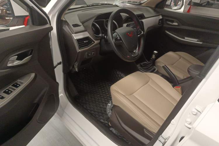 Used Wuling Hongguang 2021 1.5L Revised S Standard Version with Electric Power Steering LAR