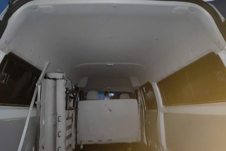 Used Jinbei New Hiace X30L 2024 Champion Edition Passenger Vehicle 5/6/7 Seats
