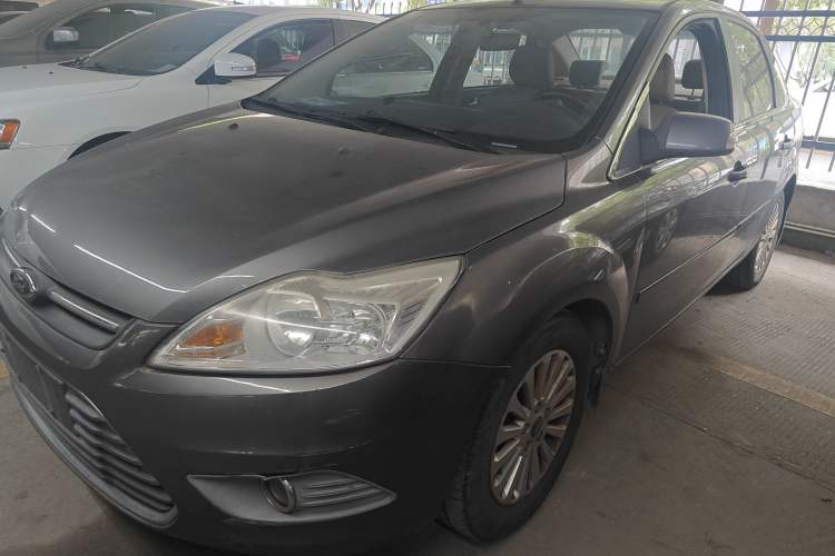 Used Ford Focus 2013 Sedan Classic 1.8L Manual Fashion Edition