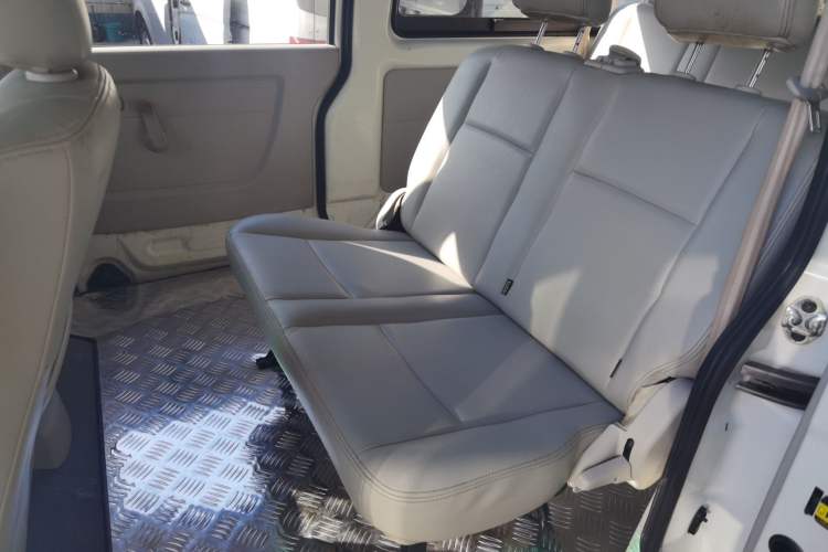 Used Jinbei New Hiace X30L CNG 2018 1.5L Wealth Edition Natural Gas Vehicle Passenger Bus SWFC15