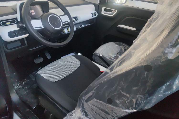 Used Wuling Hongguang MINIEV 2024 3rd Generation 215km Youth Edition