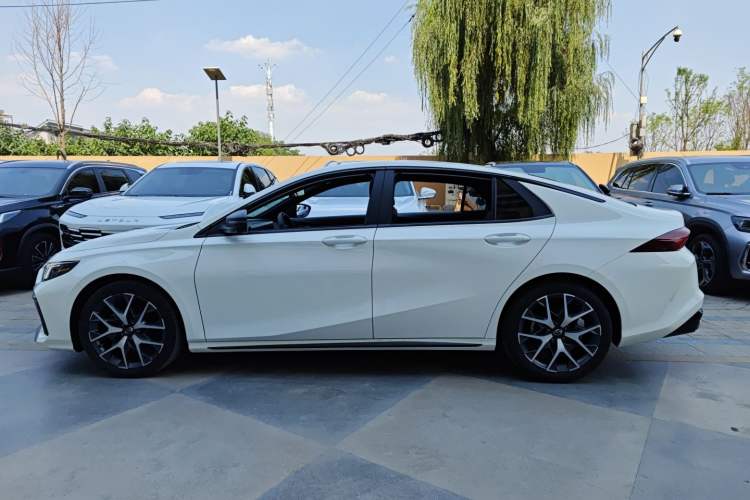 Used GAC Trumpchi EMPOW 2021 270T DCT J16 Version