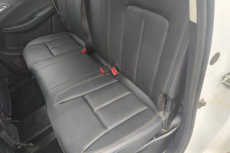 Used JMC Baodian 2023 2.5T Diesel 4x4 Comfort Edition Standard Wheelbase JX4D25A6L
