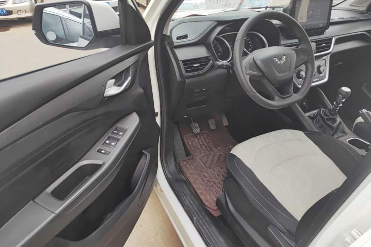 Used Wuling Hongguang S3 2018 1.5L Manual Standard Version China V Standard