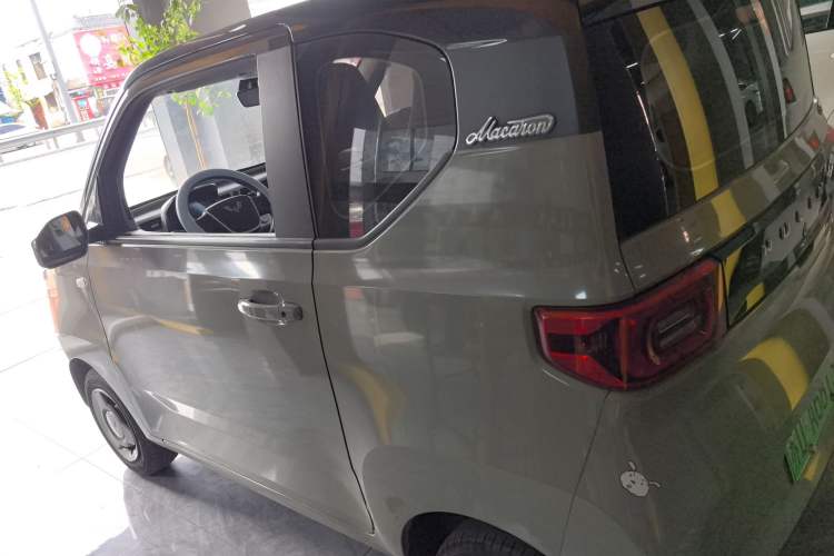 Used Wuling Hongguang MINIEV 2021 Macaron Premium Model – Lithium Iron Phosphate