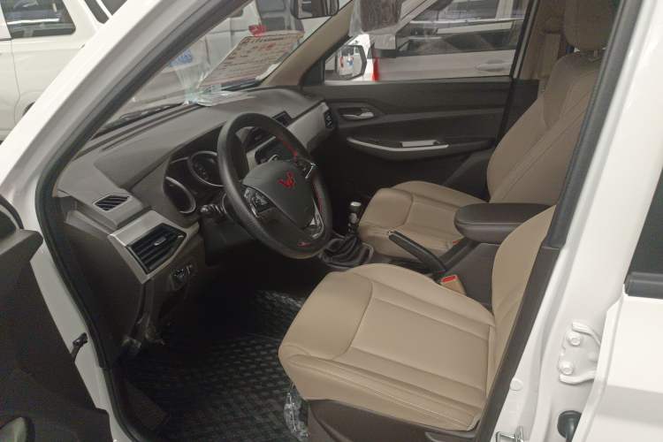 Used Wuling Hongguang 2021 1.5L Revised S Standard Version with Electric Power Steering LAR