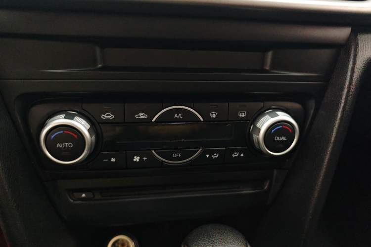 Used Mazda Mazda 3 Axela 2019 Cloud-Controlled Sedan 1.5L Automatic Luxury Model China VI Standard
