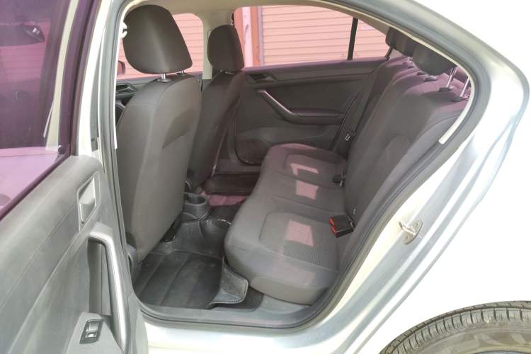 Used Volkswagen Jetta 2017 1.5L Automatic Fashion Model