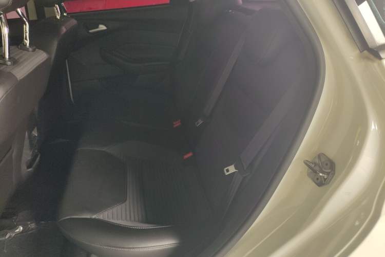 Used Ford Focus 2015 Hatchback 1.6L Automatic Fashion Edition