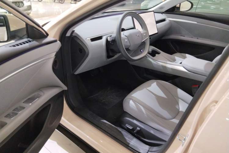 Used XPeng MONA M03 2024 620 with Ultra-Long Range
