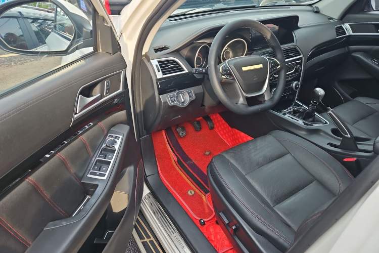 Used Leopaard CS10 2015 2.0T Manual Supreme Edition Interior 2