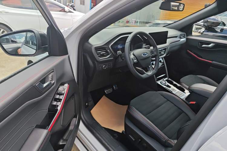 Used Ford Escape 2024 EcoBoost 245 Four-Wheel Drive ST-Line Pro Trim