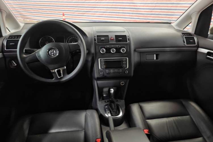 Used Volkswagen Touran 2015 1.4T DSG Comfort Edition 5 Seats