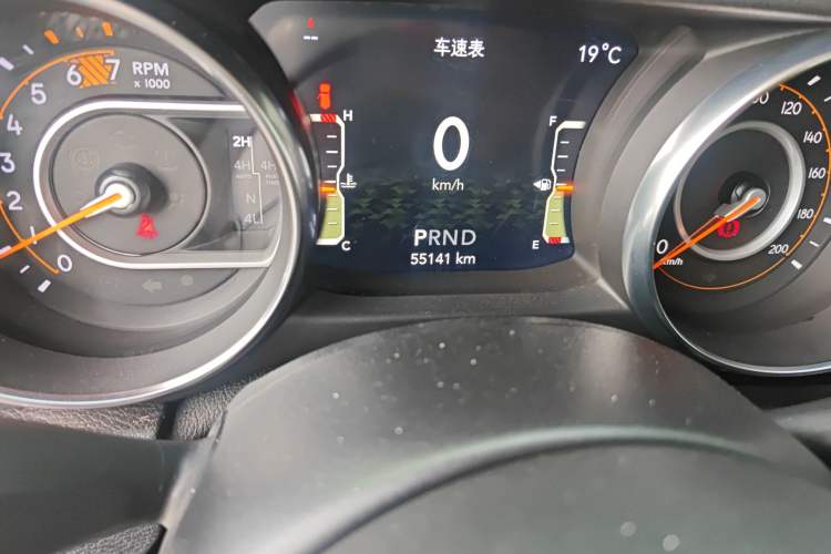 Used Jeep Wrangler 2019 2.0T Sahara 4-Door Version China V Standard Odometer Close Up