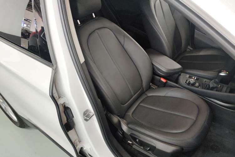 Used BMW X1 2016 sDrive18Li Fashion Model Right Front Seat