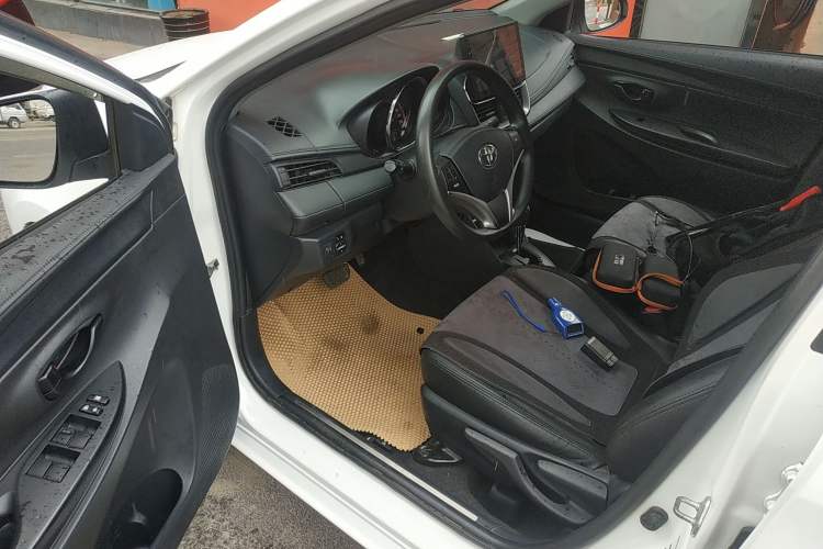 Used Toyota YARiS L Zhi Xiang 2022 1.5L CVT Leading PLUS Edition Interior 3