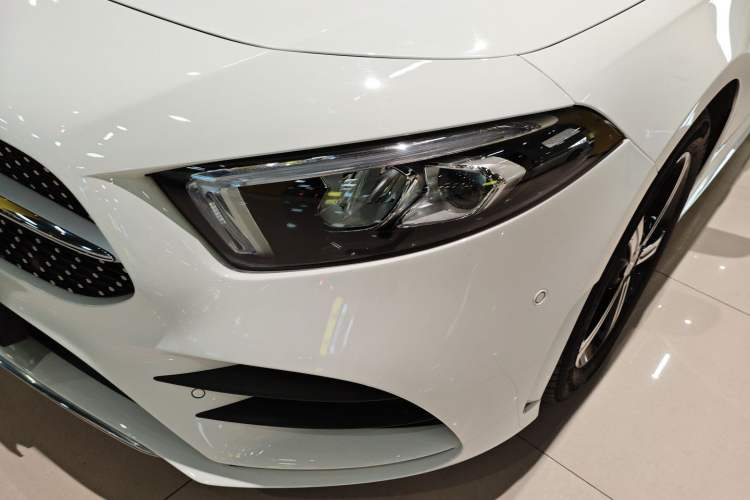 Used Mercedes-Benz A-Class 2022 Revised Version A 200 L Sport Sedan Fashionable Style Left Front Headlight