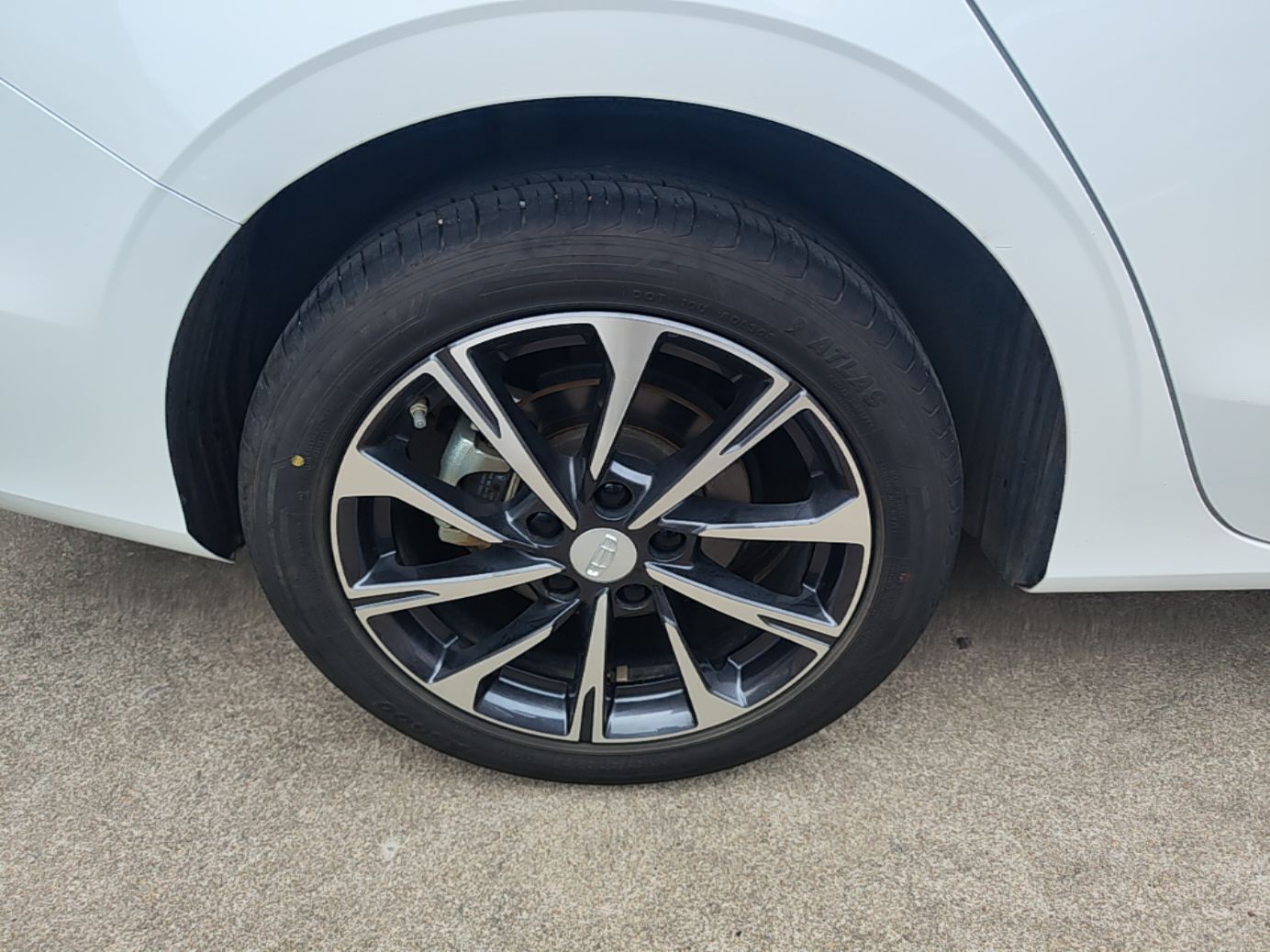 Geely Auto Emgrand 2025 4th Generation 1.5L CVT Luxury Version — снимка 11