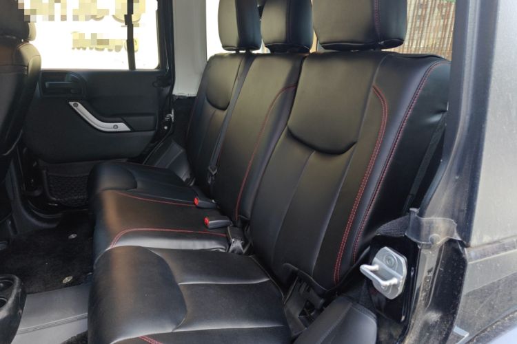 Used Jeep Wrangler 2014 3.0L Sahara Four-Door Edition Left Rear Seat