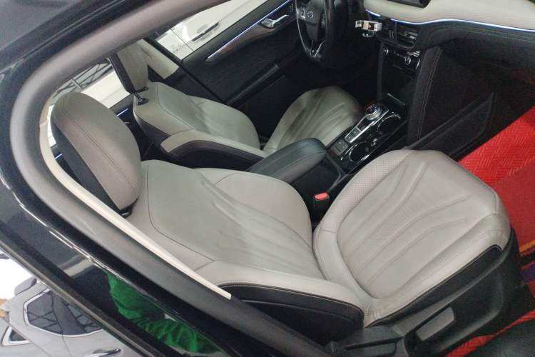 Used Ford Escape 2020 EcoBoost 245 Two-Wheel-Drive Titanium Edition