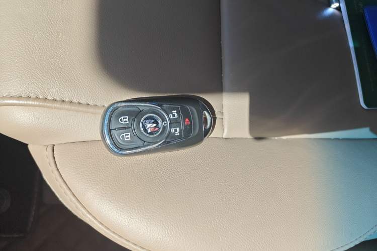 Used Buick GL8 2020 ES Land Cruiser 653T Luxury Edition