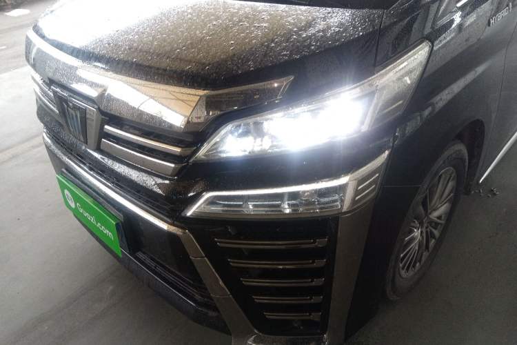 Used Toyota Vellfire 2021 Crown Dual-Engine 2.5L HV Supreme Edition
