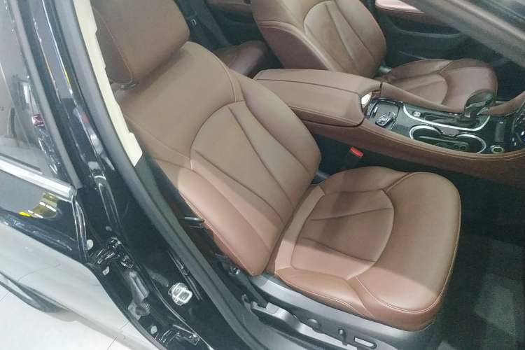 Used Buick Envision 2020 20T Two-Wheel Drive Luxury Model