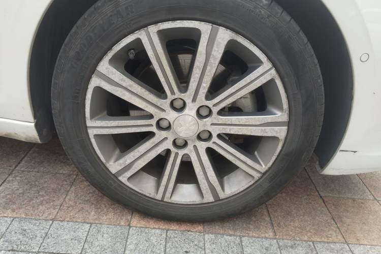 Used Peugeot 408 2014 1.6T Automatic Supreme Edition Right Front Wheel Hub